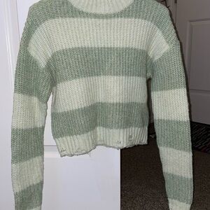 No Boundaries Green and White Crew Neck Sweater with Chunky Knit